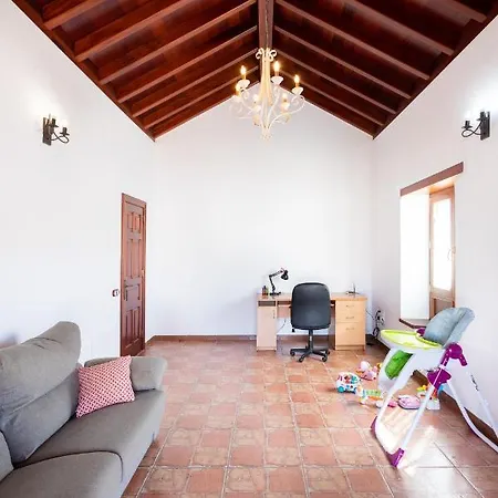 Home2book Finca Dos Ruedas * La Ampuyenta